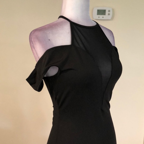 Off shoulder knee length - Picture 7 of 9